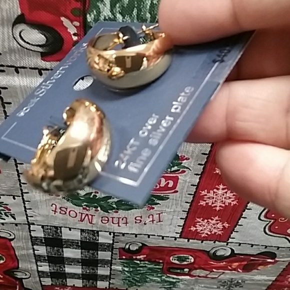 Gold hoops - Picture 3 of 3